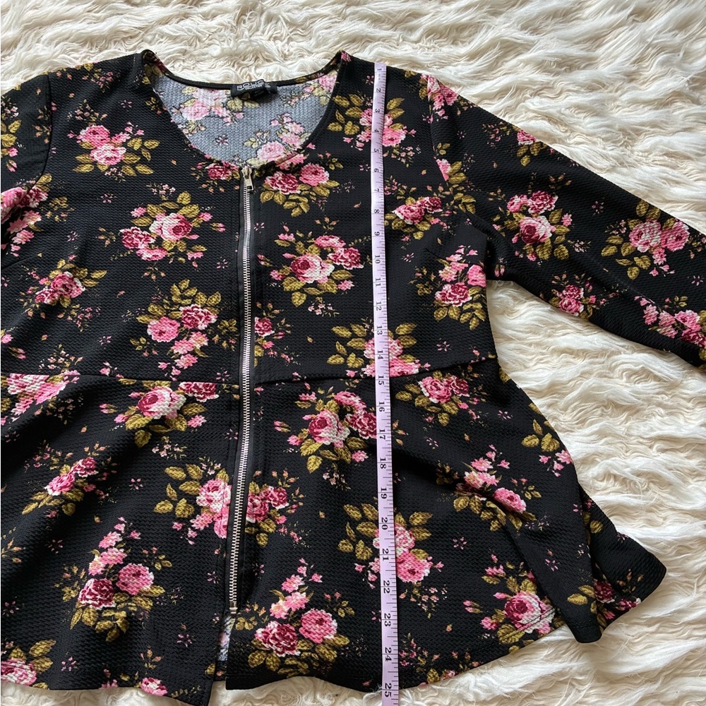 Goth Black & Floral Zipper Front Comfortable Material Bell Sleeve Cuff 2X-3X - Picture 13 of 13
